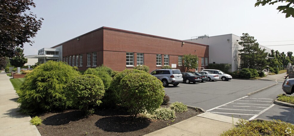 More Photos Of 920 NE 58th St, Portland Unknown For Lease