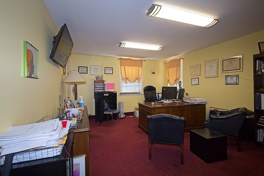 More Photos Of 766 Old York Rd, Jenkintown Medical For Sale