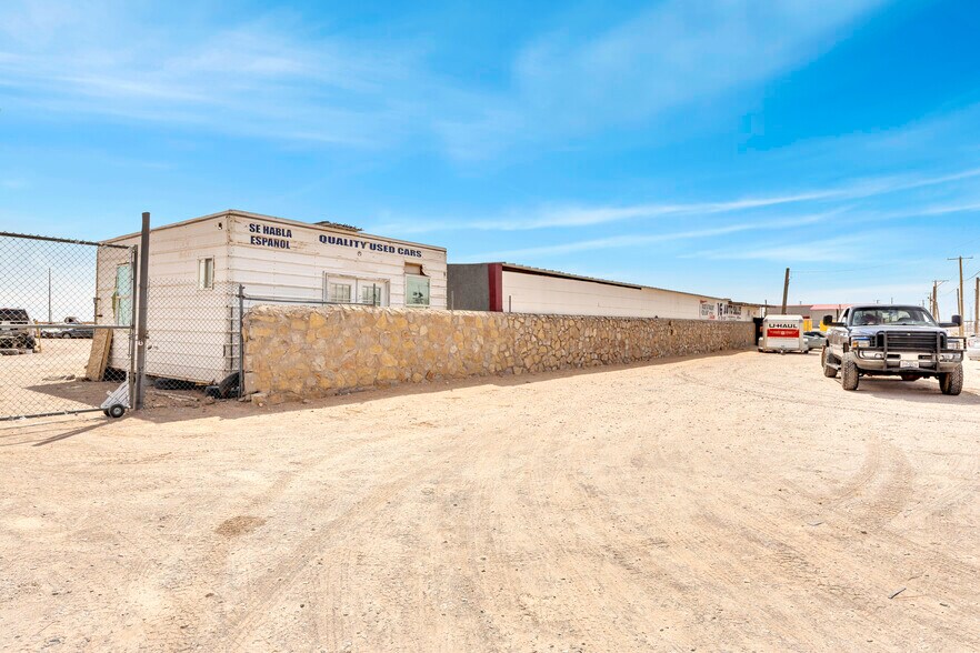 More Photos Of 14010 Montana Ave, El Paso Auto Salvage Facility For Sale