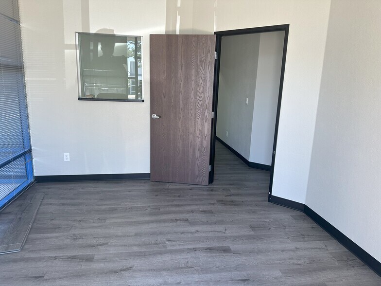 More Photos Of 4231 E Brickell St, Ontario Warehouse For Lease