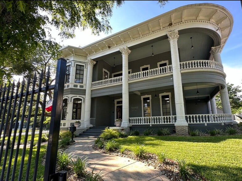 More Photos Of 901 Mason St, San Antonio Office For Lease