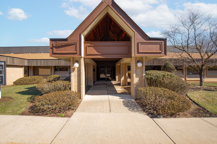 More Photos Of 9 Post Rd, Oakland Medical For Lease