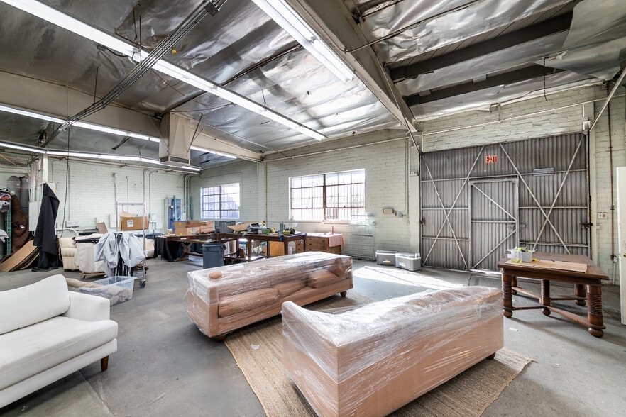 More Photos Of 3040 Rosslyn St, Los Angeles Warehouse For Lease