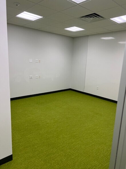 More Photos Of 2985 S Ridge Rd, Green Bay Medical For Sale