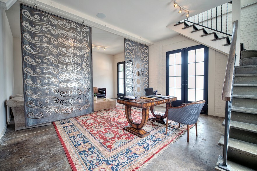 More Photos Of 2409 Commerce St, Houston Freestanding For Lease