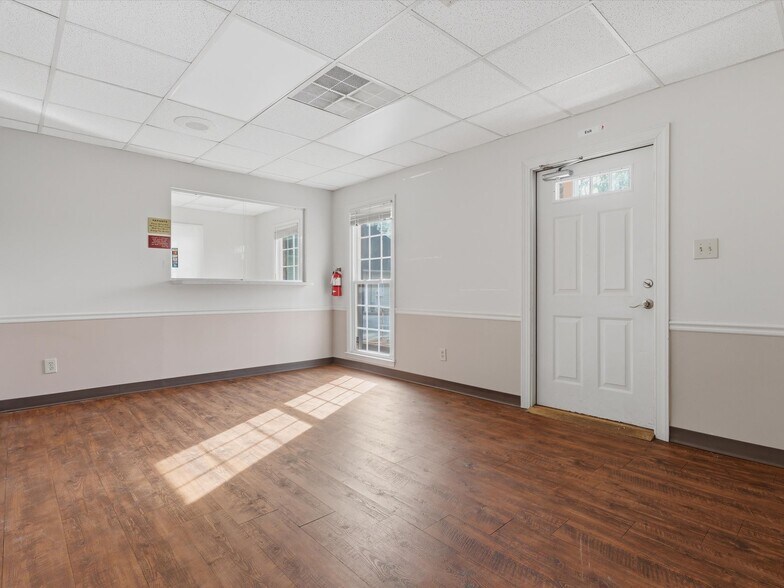 More Photos Of 825 Majestic Ct, Gastonia Medical For Lease