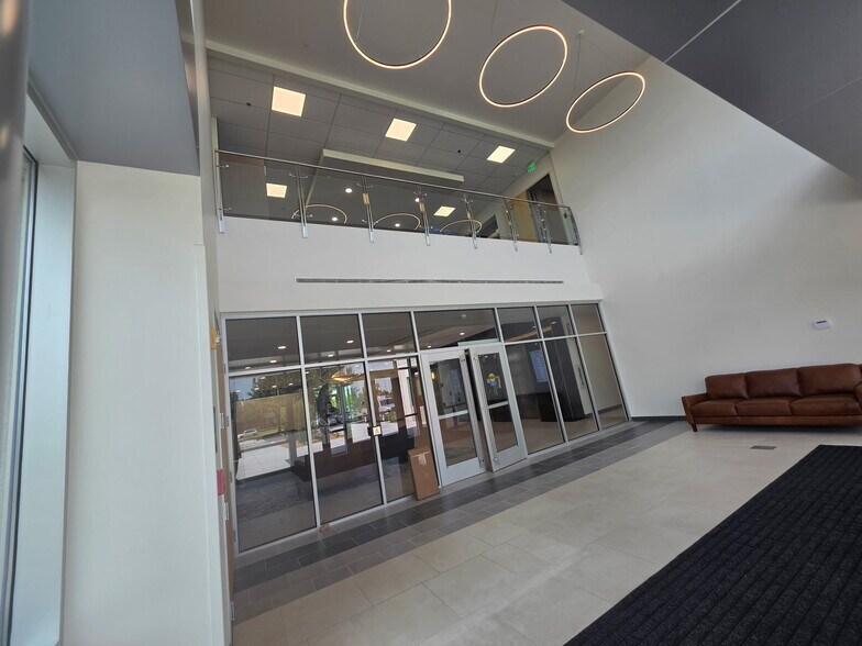 More Photos Of 3100 Quail Springs Pky, Oklahoma City Office For Lease