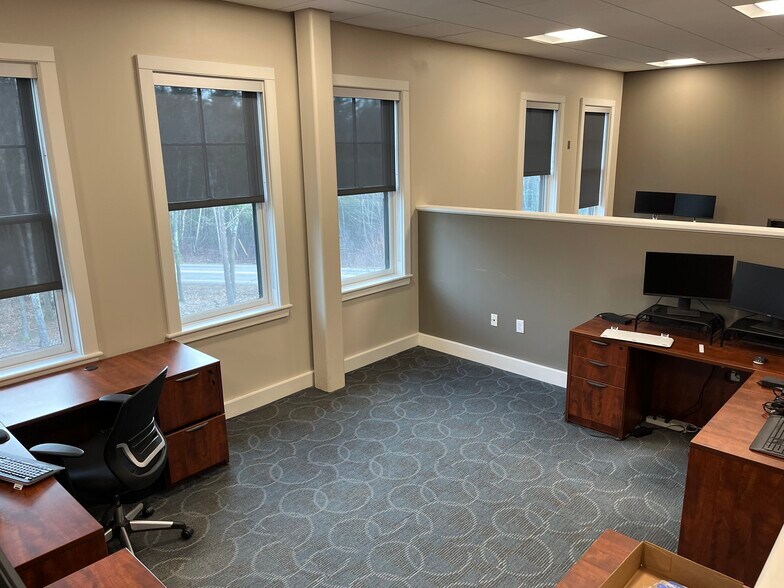 More Photos Of 300 Constitution Ave, Portsmouth Research And Development For Lease