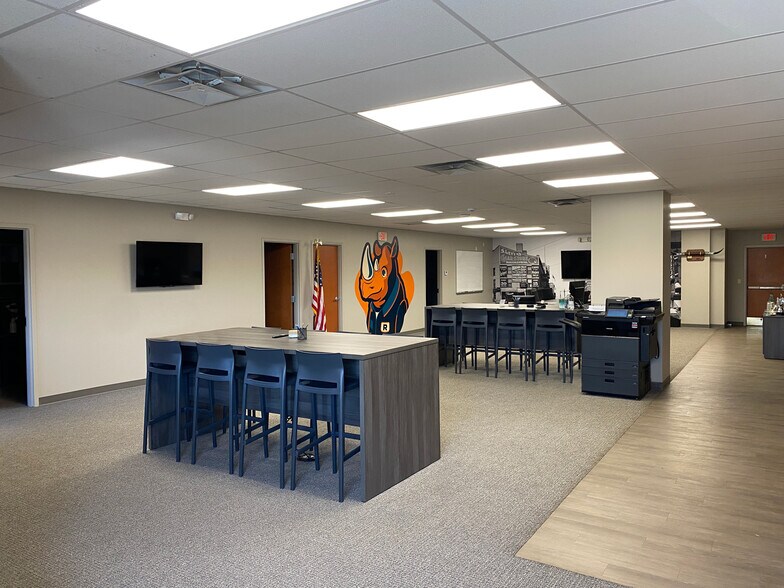 More Photos Of 2575 Broadway, Cheektowaga Warehouse For Sale