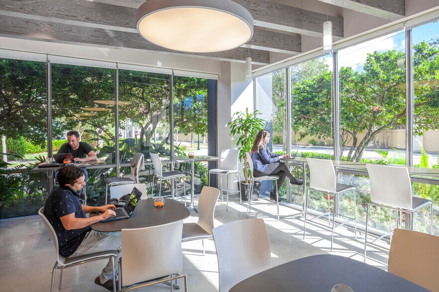 More Photos Of 20801-20807 Biscayne Blvd, Aventura Unknown For Lease