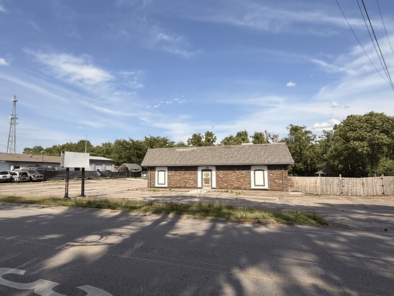 More Photos Of 449 Moss Trl, Goodlettsville Storefront Retail Office For Sale