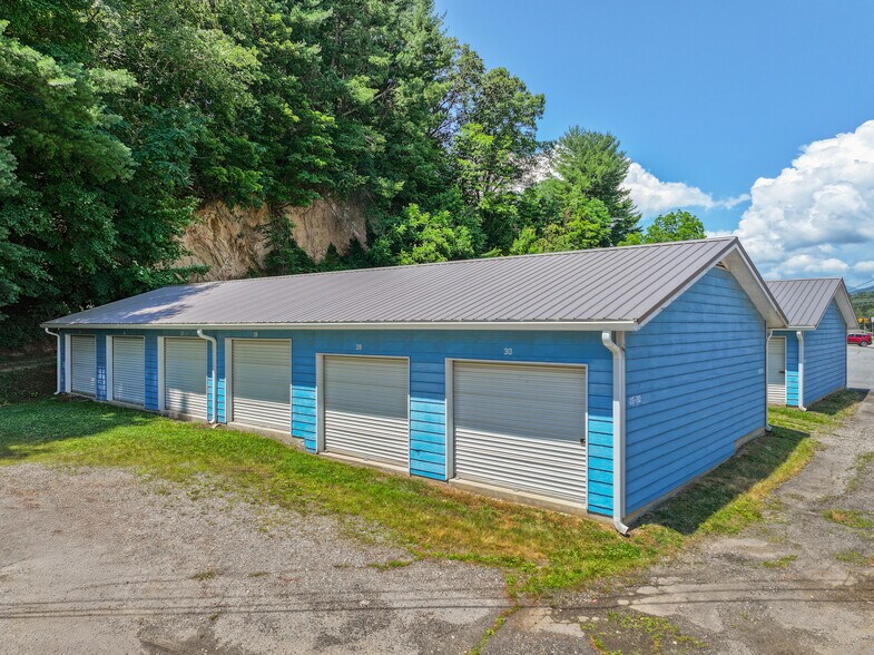 More Photos Of 8275 Carolina Blvd, Clyde General Retail For Sale