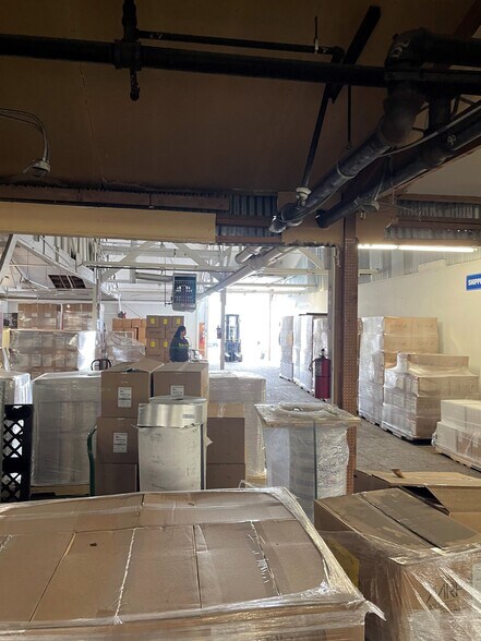 More Photos Of 1414-1442 S 700 W, Salt Lake City Distribution For Lease