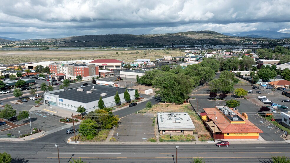 More Photos Of 1776 Washburn Way, Klamath Falls Medical For Sale