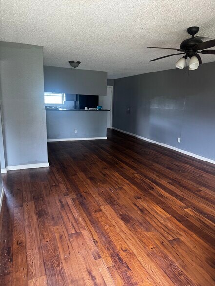 More Photos Of 526 Wilkes St, Wharton Apartments For Sale