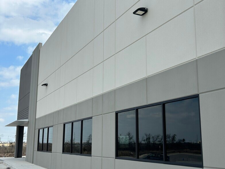 More Photos Of FM 1626 & Plum Creek Meadows, Kyle Unknown For Lease