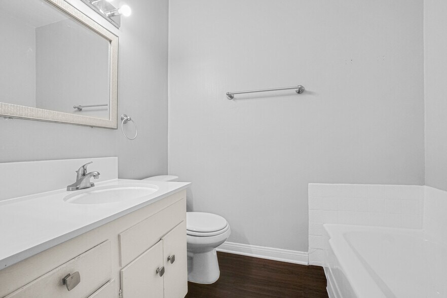 More Photos Of 11943 Kiowa Ave, Los Angeles Apartments For Sale