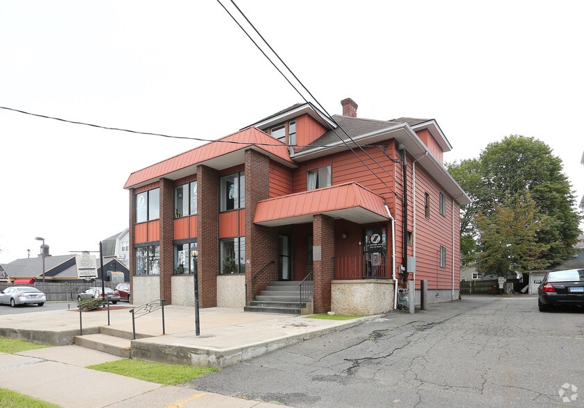 More Photos Of 361 Park Rd, West Hartford Office For Lease