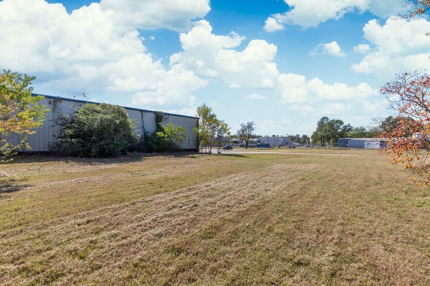 More Photos Of 2624 Wilson Rd, Humble Warehouse For Lease