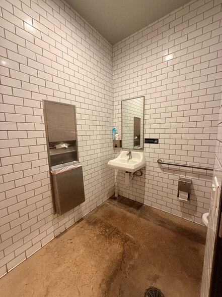 More Photos Of 17505-17571 SH 249, Houston Storefront For Lease