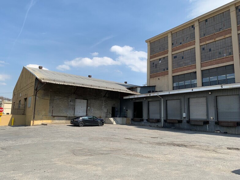 More Photos Of 201 Saw Mill River Rd, Yonkers Warehouse For Lease