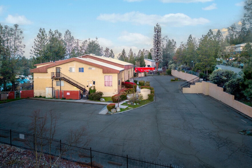 More Photos Of 957 Golden Gate Ter, Grass Valley Sports And Entertainment For Sale