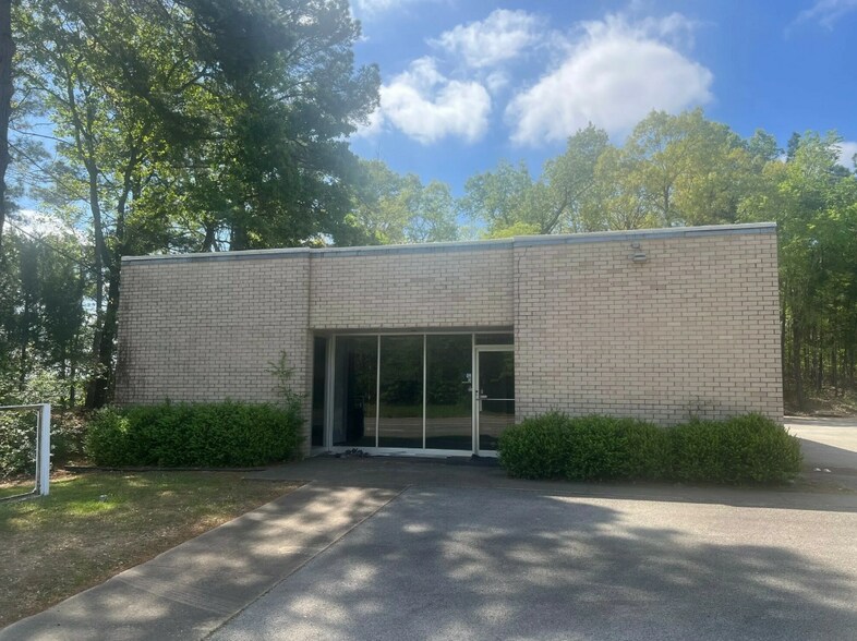 More Photos Of 2819 University Blvd, Tyler Warehouse For Lease