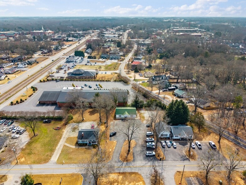 More Photos Of 107 Hillcrest Ave, Simpsonville Office For Sale