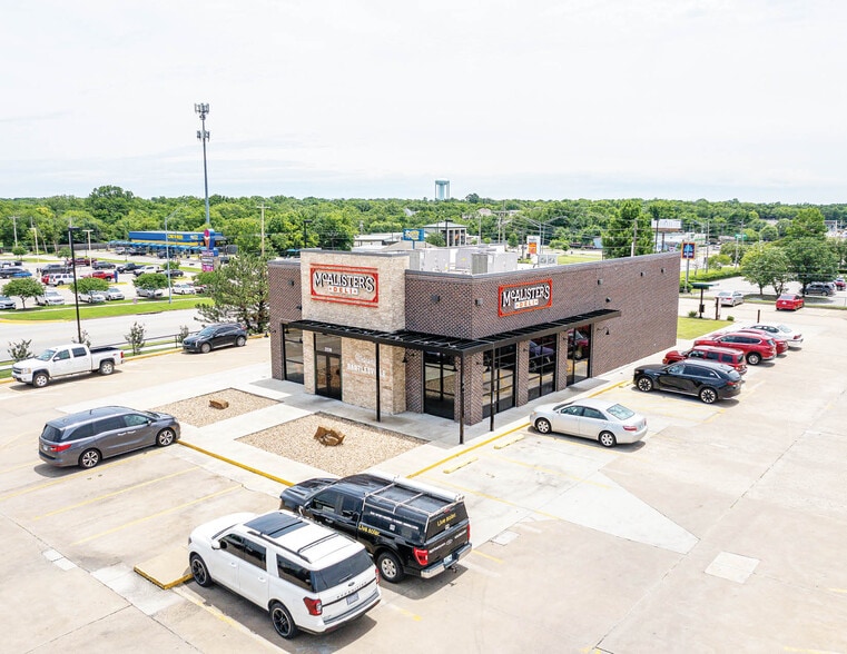 Primary Photo Of 2539 SE Washington Blvd, Bartlesville Fast Food For Sale