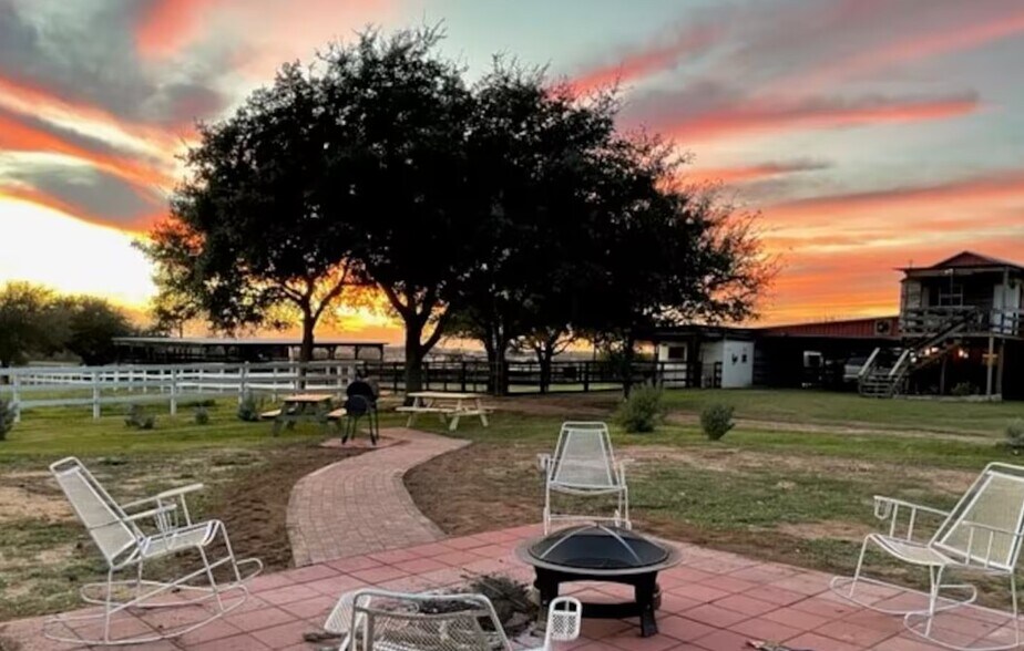 More Photos Of 1281 Post Oak Point Rd, New Ulm Hospitality For Sale