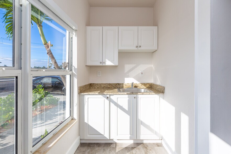 More Photos Of 345 Monroe St, Hollywood Apartments For Sale