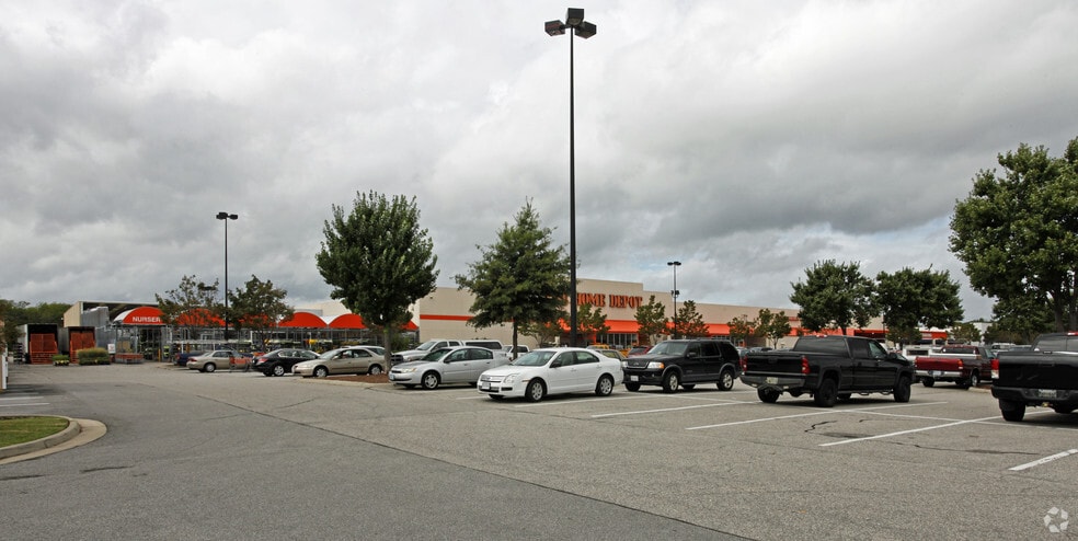 More Photos Of 1201-1301 N Military Hwy, Norfolk Unknown For Lease