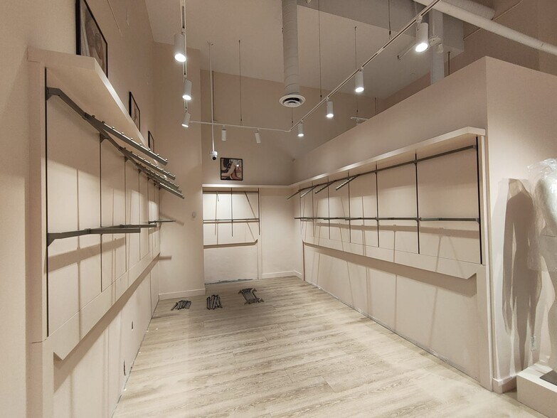 More Photos Of 1020 9th Ave SE, Calgary Apartments For Lease