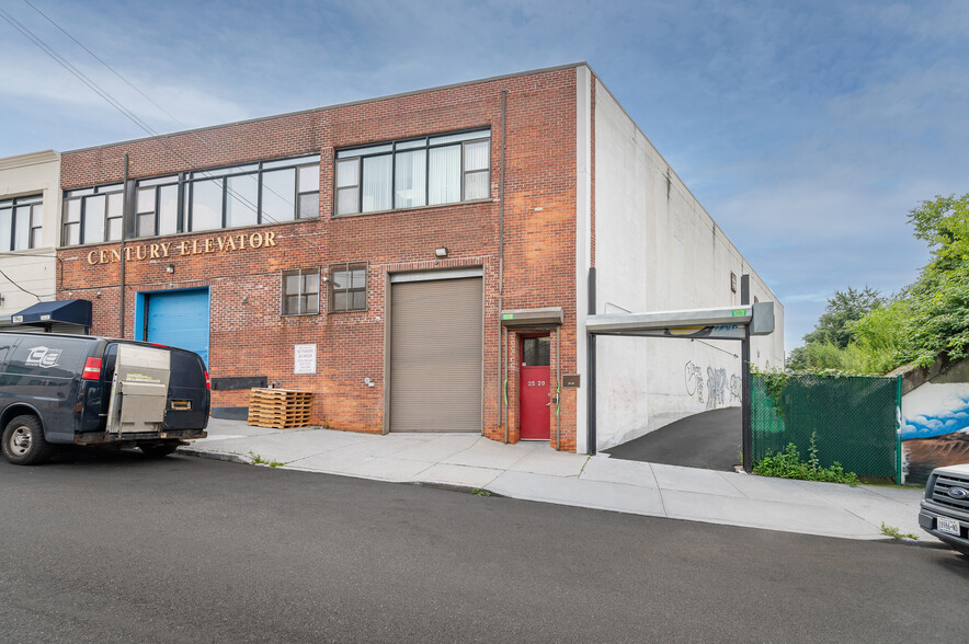 Primary Photo Of 2529 49th St, Astoria Manufacturing For Sale