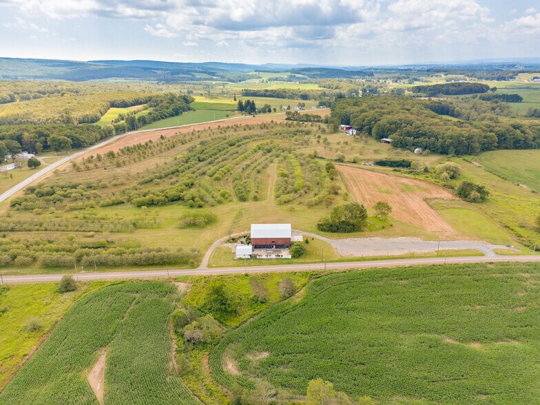 More Photos Of 162 Black Bear Run, Berlin Lodge Meeting Hall For Sale