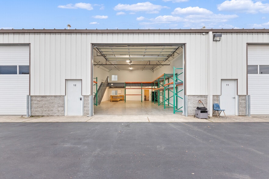 More Photos Of 1985 Alpine Way, Bellingham Warehouse For Sale