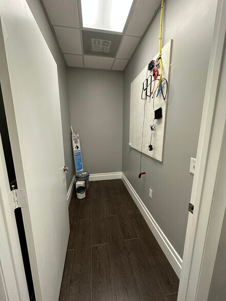 More Photos Of 7451 Wiles Rd, Coral Springs Medical For Lease