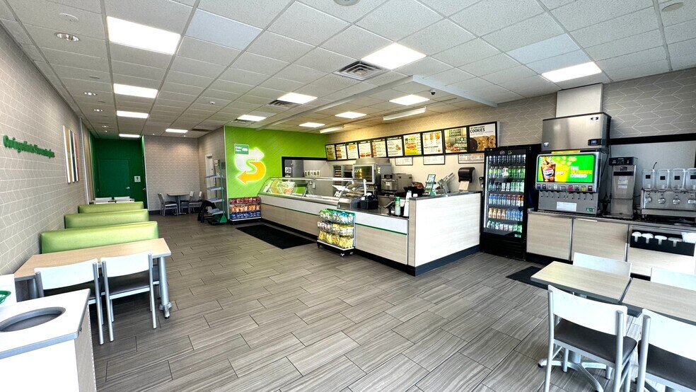 More Photos Of 4774 Mahoning Ave, Youngstown Storefront For Sale