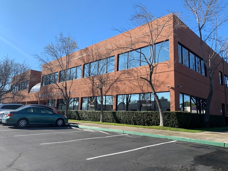 More Photos Of 20980 Redwood Rd, Castro Valley Medical For Lease