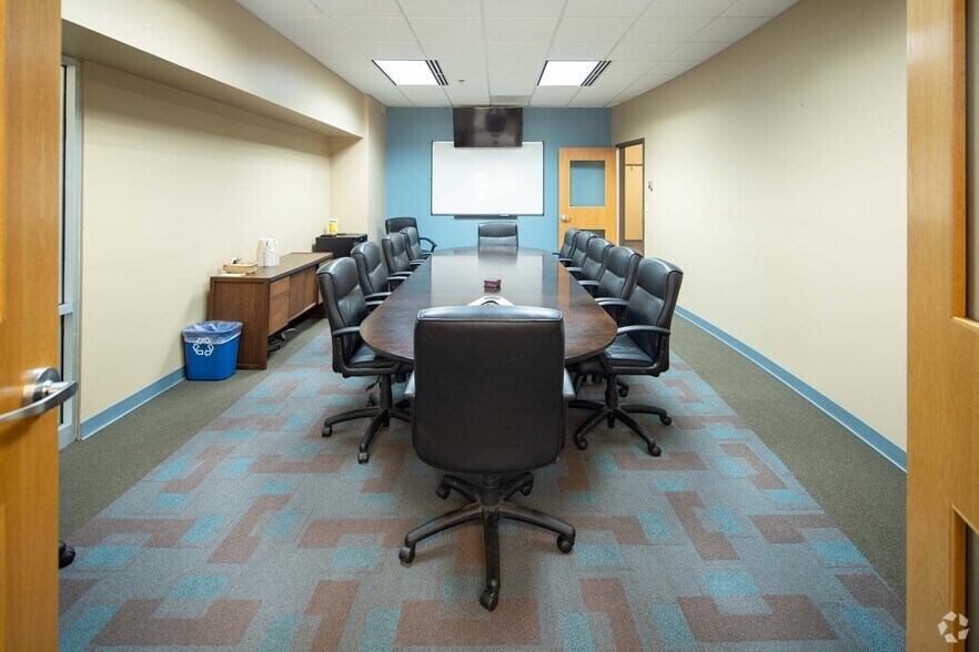 More Photos Of 308 W State St, Rockford Office For Lease