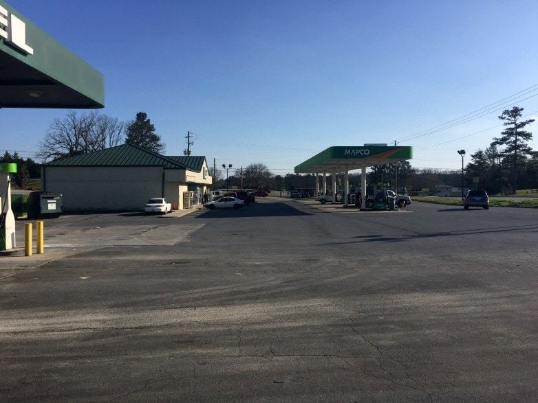 More Photos Of 612 S 3rd Ave, Chatsworth Restaurant For Sale