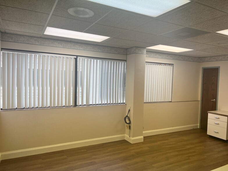 More Photos Of 401 Hamburg Turnpike, Wayne Medical For Sale