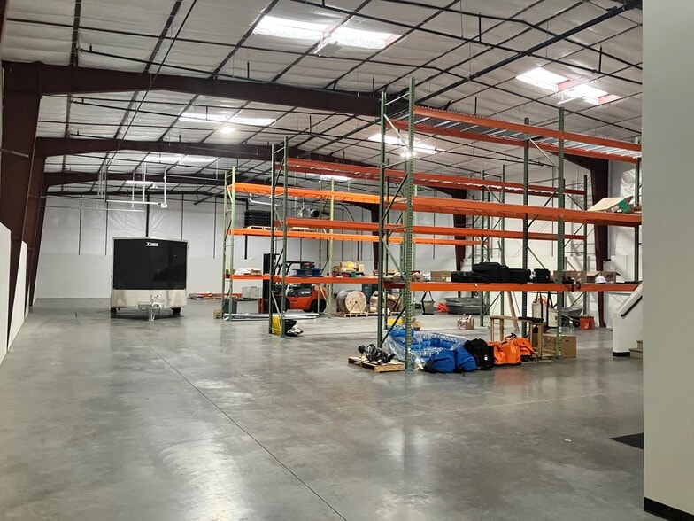 More Photos Of 3749 E Comstock Ave, Nampa Distribution For Lease