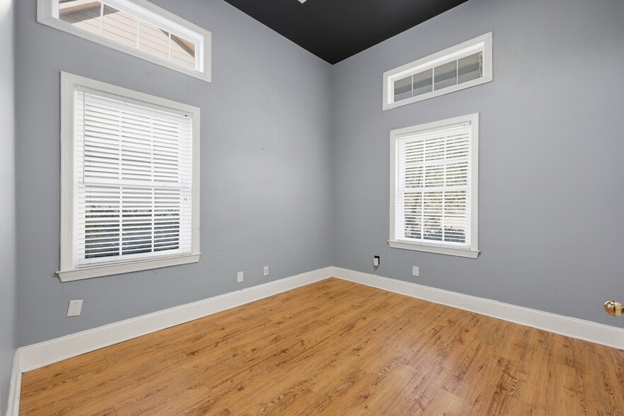 More Photos Of 6470 Georgia 400, Cumming Medical For Sale