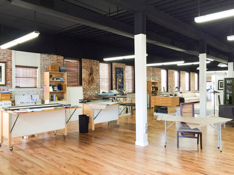 More Photos Of 2433-2435 Curtis St, Denver Loft Creative Space For Lease