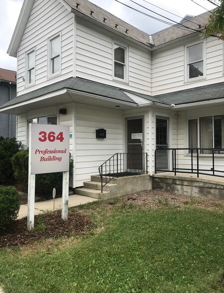 More Photos Of 364 N Courtland St, East Stroudsburg Medical For Lease