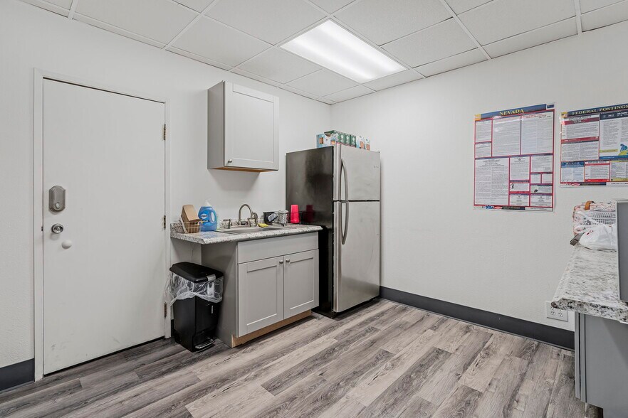 More Photos Of 890 Mill St, Reno Medical For Sale