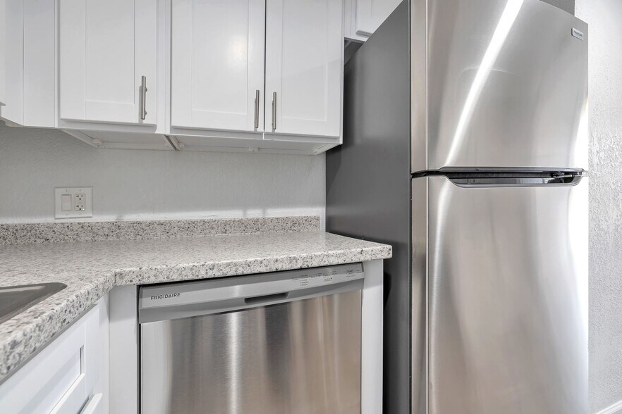 More Photos Of 1815 W Tuckey Ln, Phoenix Apartments For Sale
