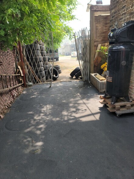 More Photos Of 409 Lake St, Maywood Freestanding For Sale