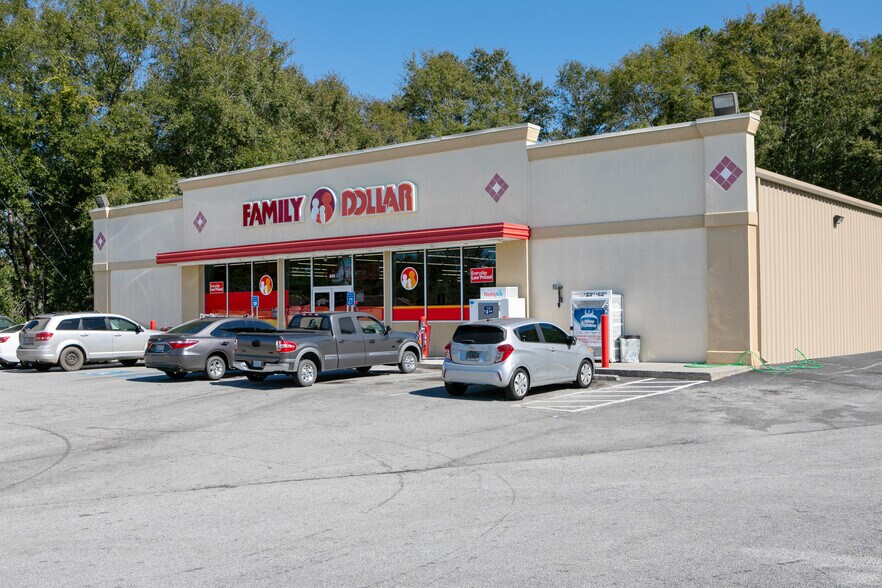 More Photos Of 605 N Church St, Swansea General Retail For Sale